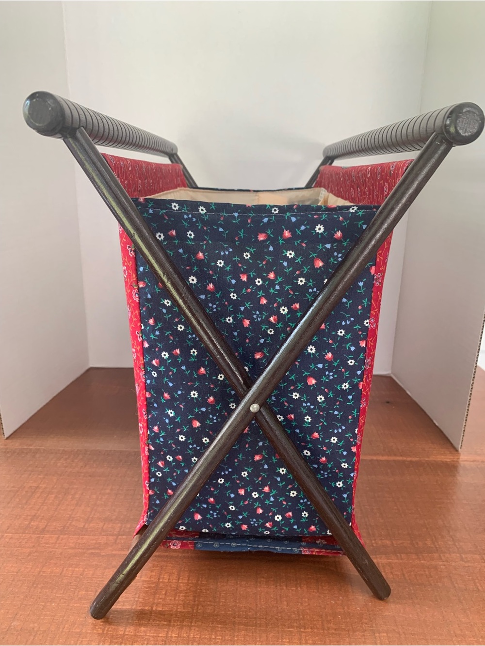 Vintage Grandmacore Cottage Core Girl with Geese Folding Sewing Yarn Caddy EUC - Picture 3 of 14